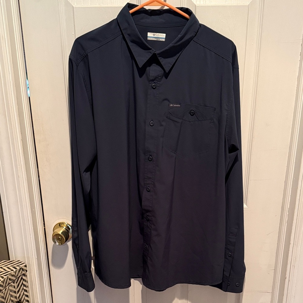 Columbia Men's Dark Blue Casual Shirt